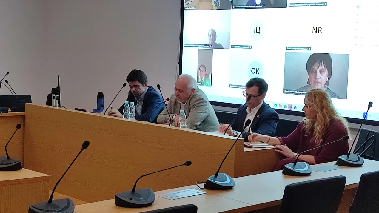 "Нові глобальні безпекові загрози vs ресурси регіональної суб'єктності та акторності ЦСЄ"